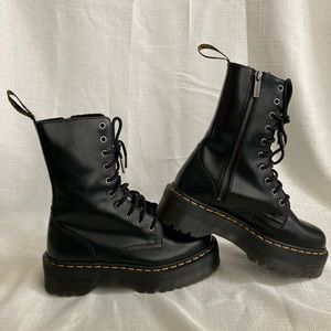 Dr. Marten’s Women’s size 8/Men’s 7 Jadon Hi black unisex platform boots